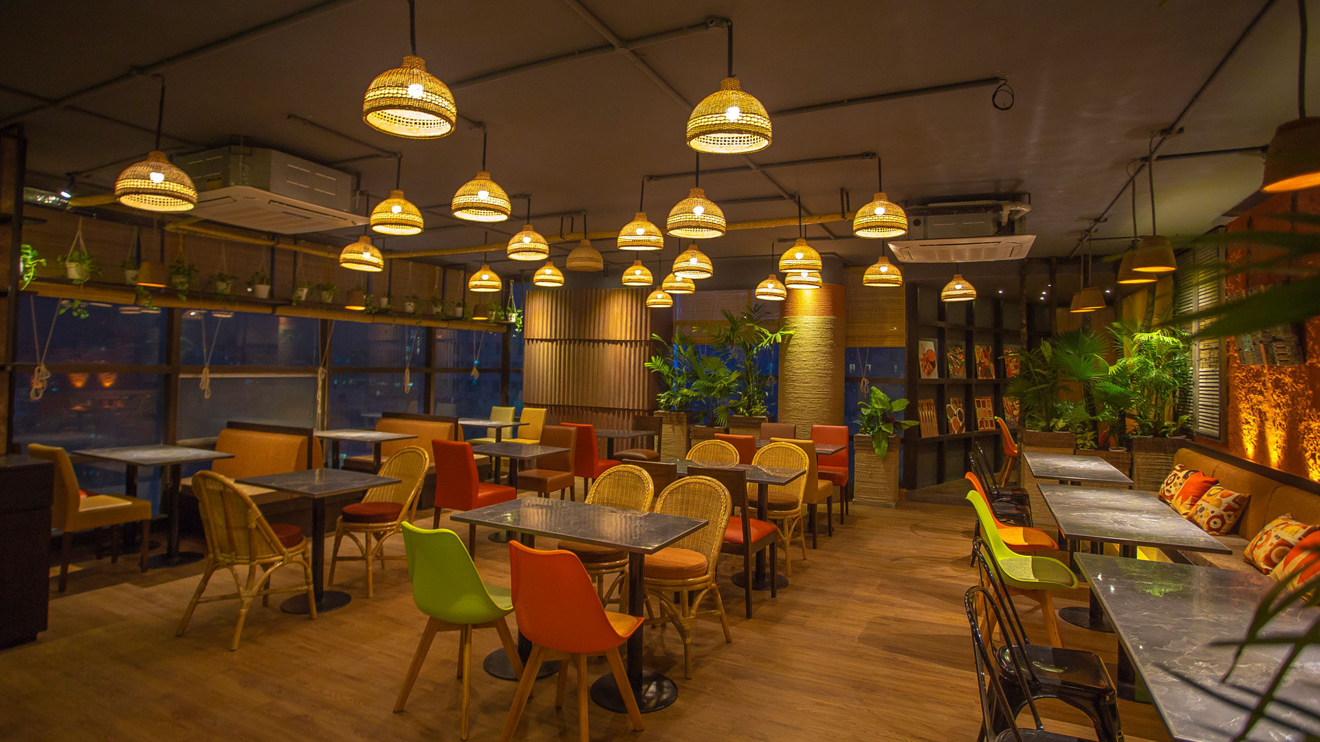 5.recycle-material-restaurant-interior